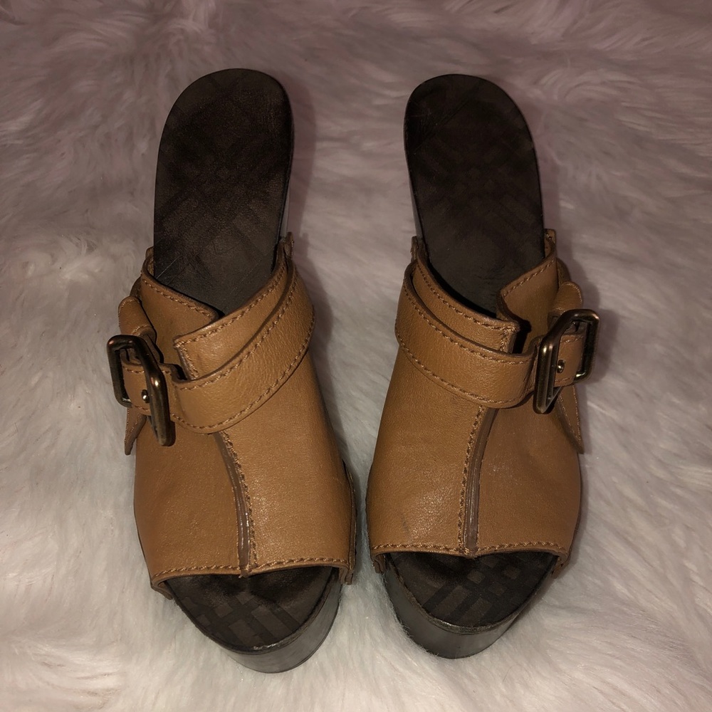 Burberry Wooden Clogs 39 Very Good Pre Loved Condition